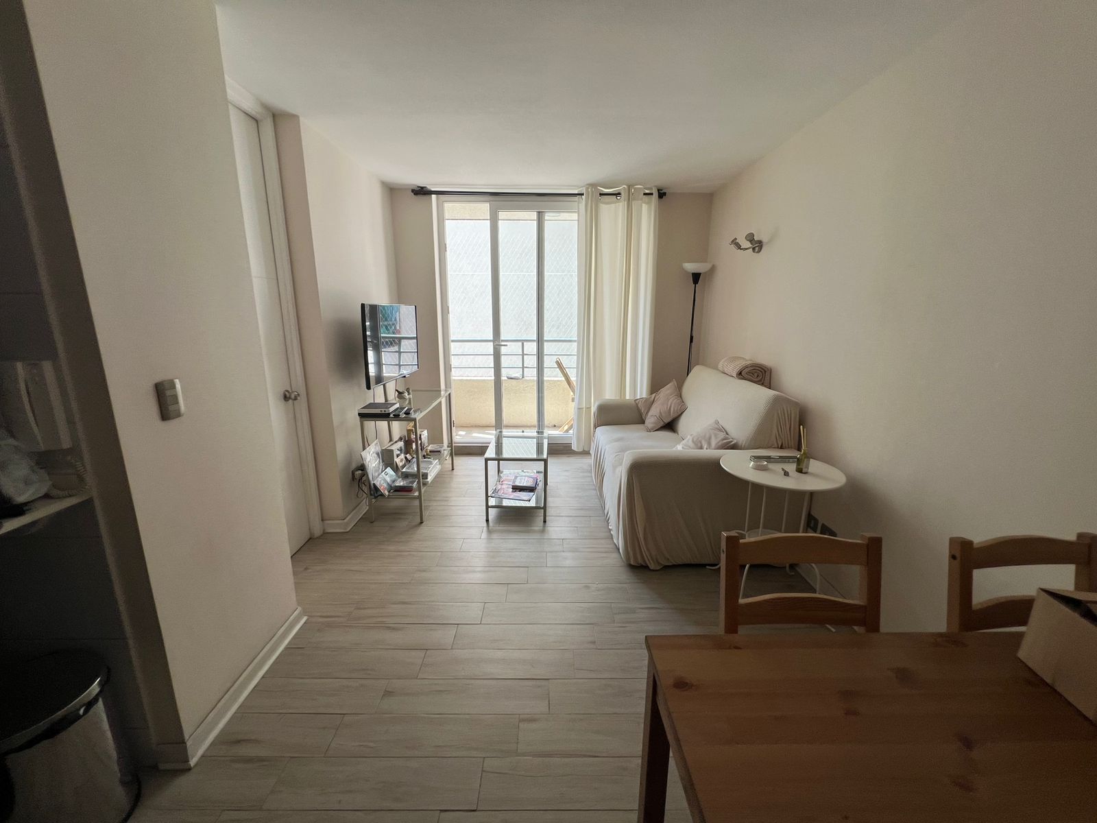 Arriendo depto.1 dormitorio Metro Santa Lucía MP059