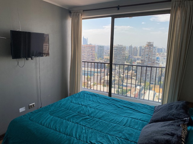 Se arrienda depto. 1 dormitorio/1 baño/1 bodega/Metro Santa Lucía/MP181